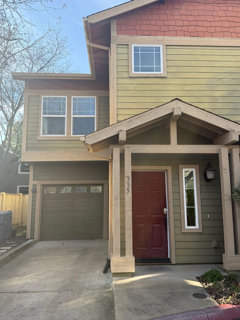 Davis House: 335 Messina Terrace