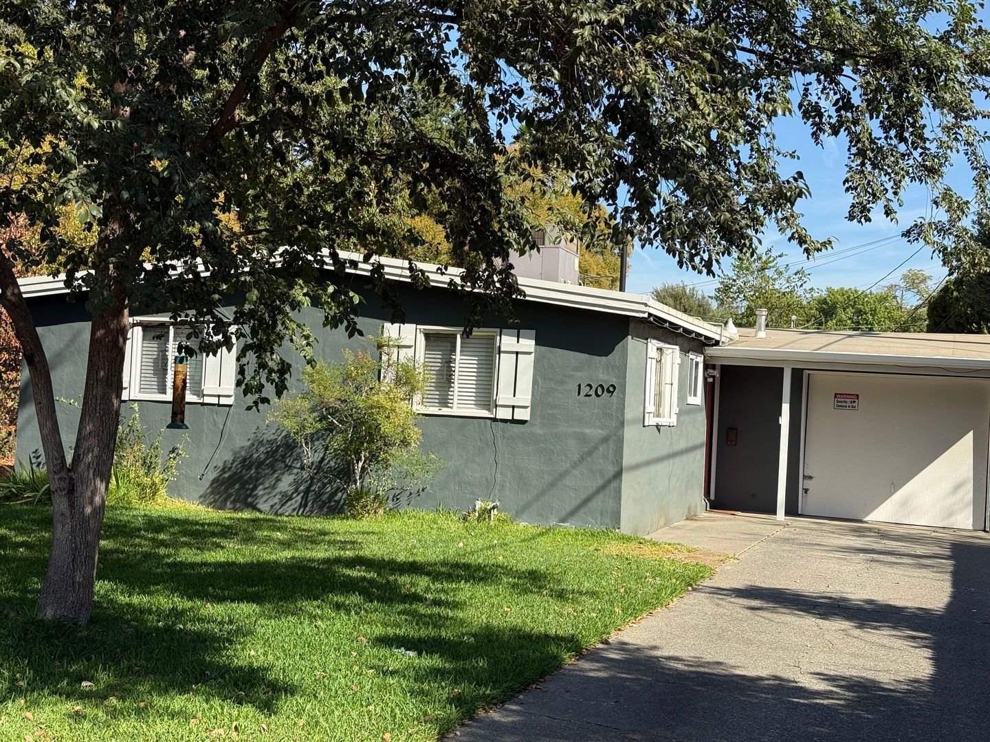 Davis House: 1209 Colgate Drive