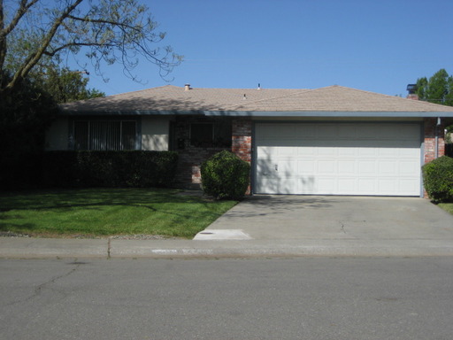 Pet Friendly Home Nestled in Quiet Neighborhood-First 2 Month's Rent free – photo 1