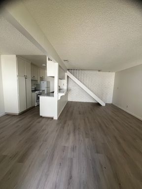 Beautiful Updated Townhome in North Davis – photo 1