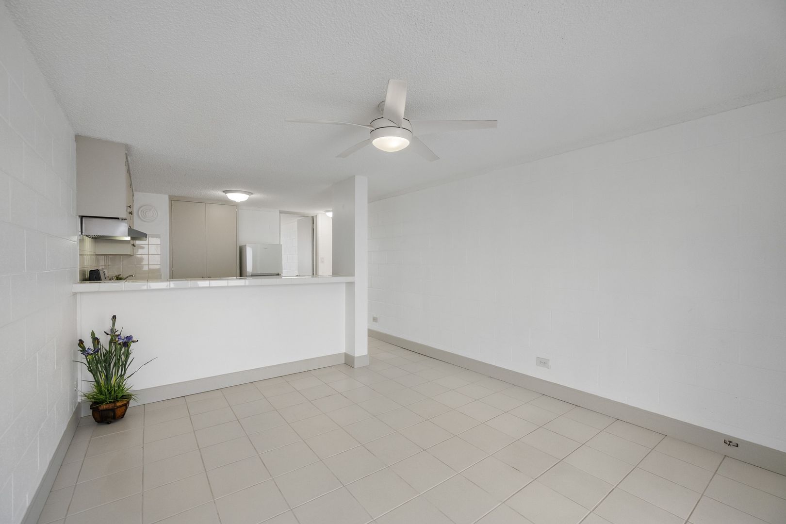 Honolulu House: 2501 Coyne St #205