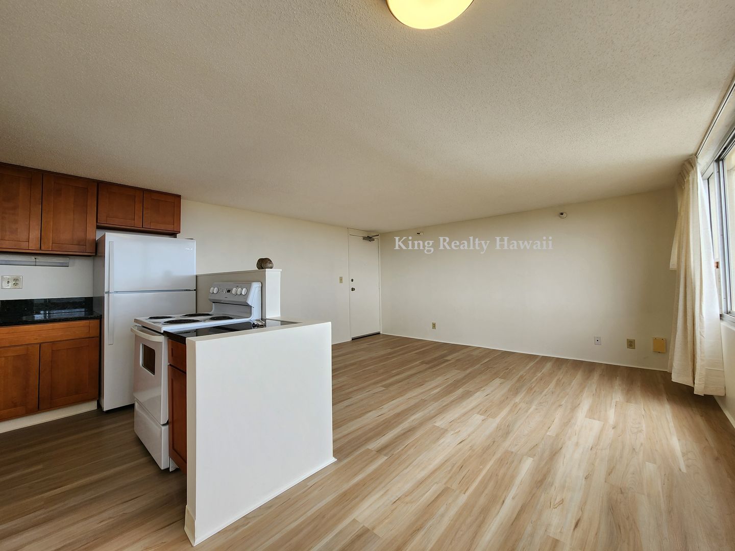 Pearl City Condo: 1060 Kamehameha Hwy #2502A