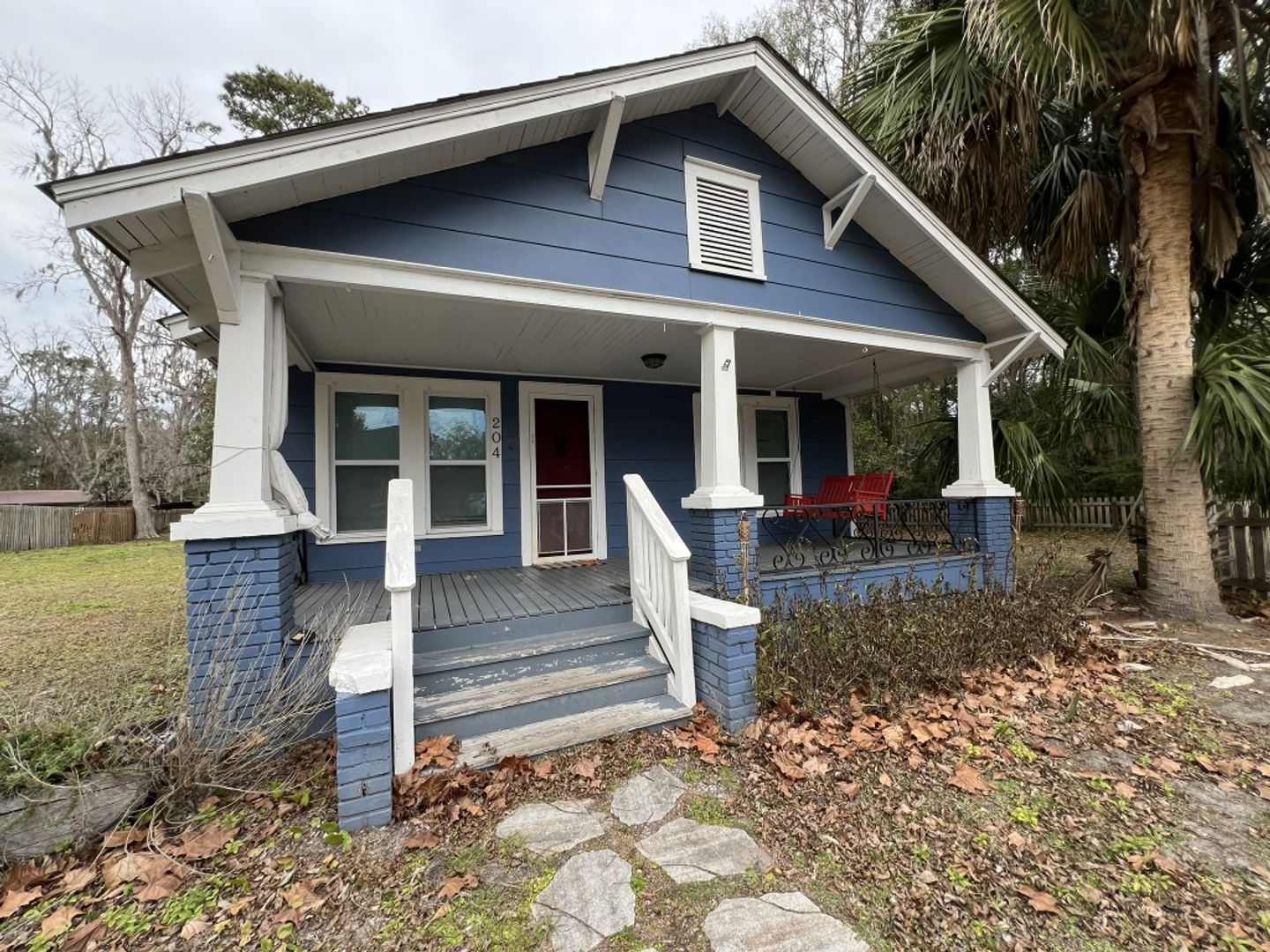 Woodbine House: 204 W 3rd Street