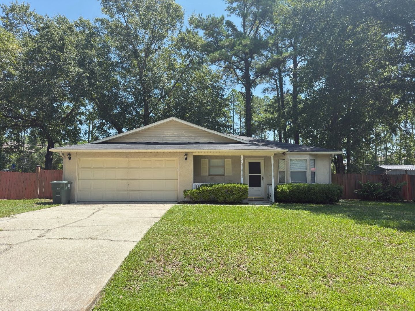 KINGSLAND House: 137 ROYAL CIRCLE
