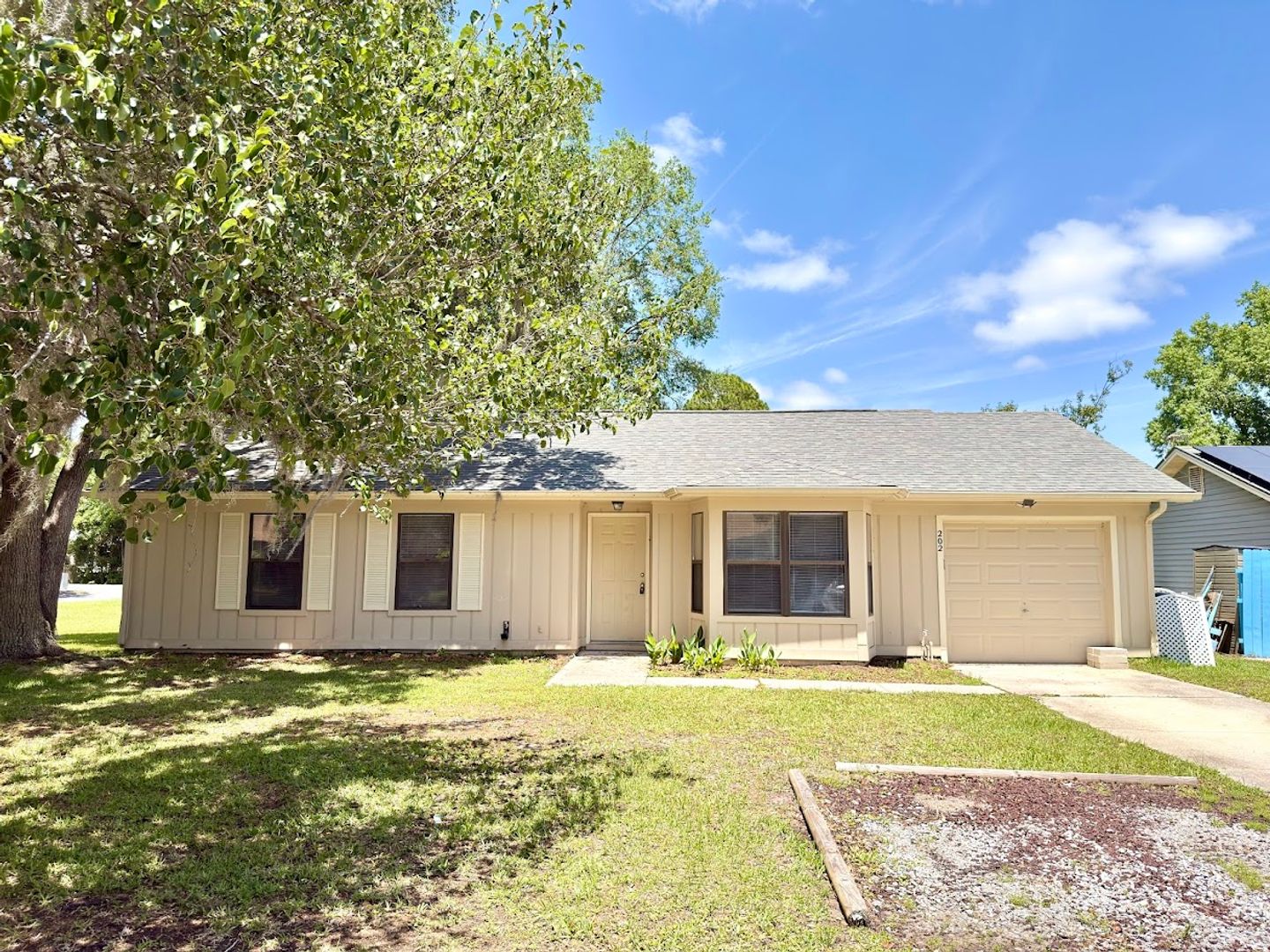 KINGSLAND House: 202 CYPRESS DRIVE