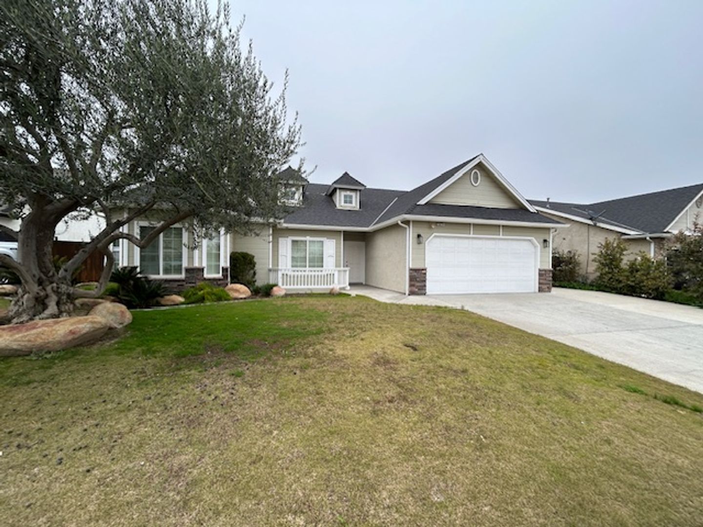 Hanford House: 1674 W. Castoro Way