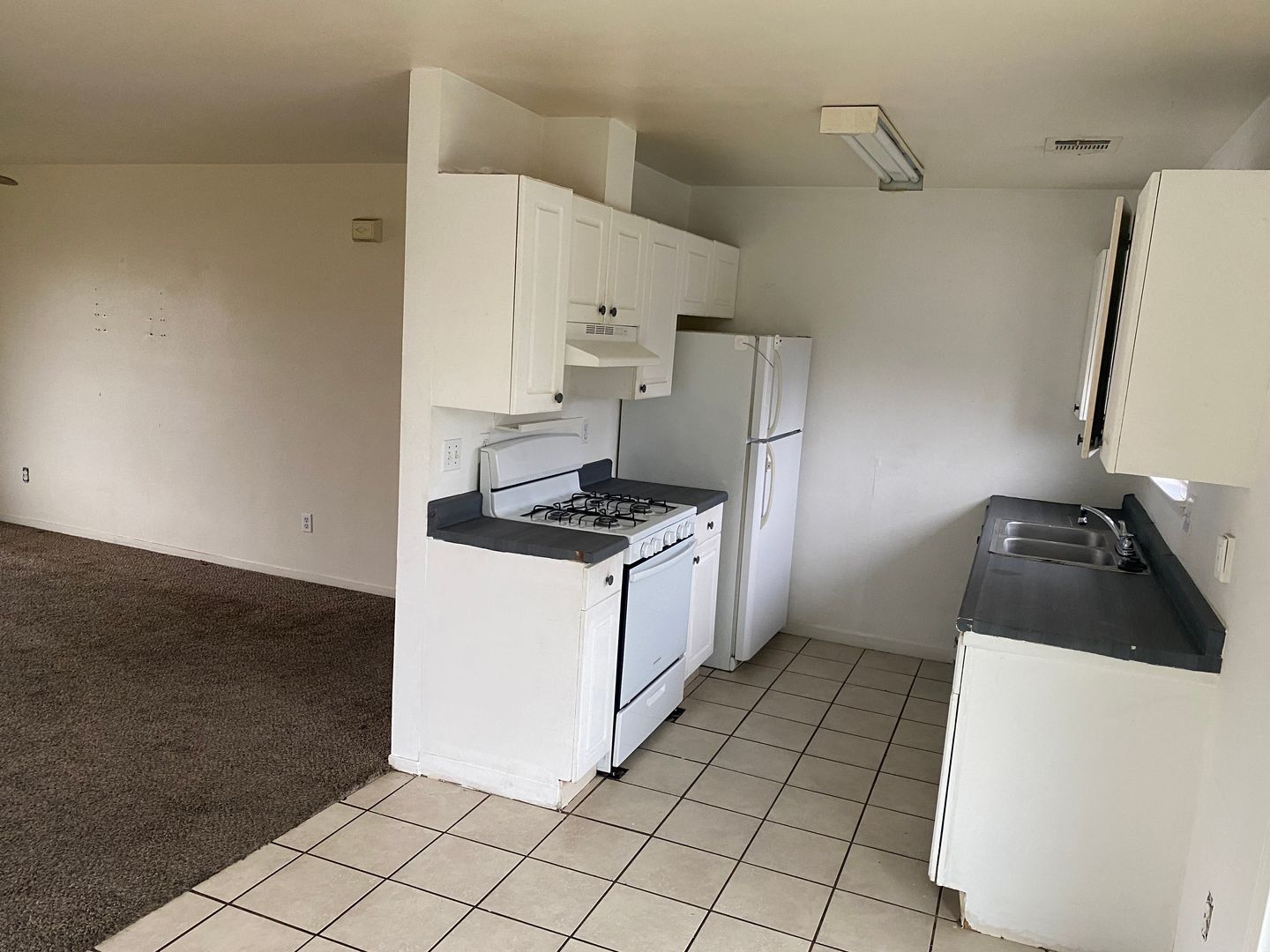Hanford Apartment: 1206 Kaweah St