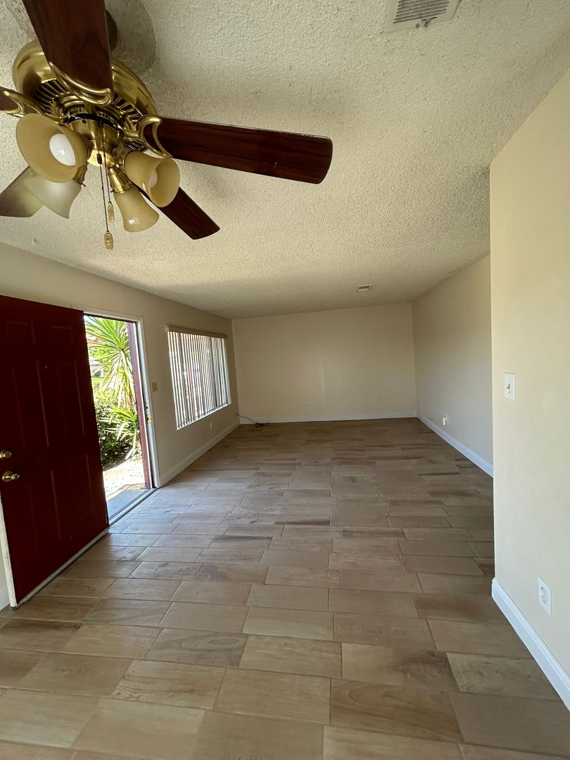 Hanford House: 954 Greenfield Ave