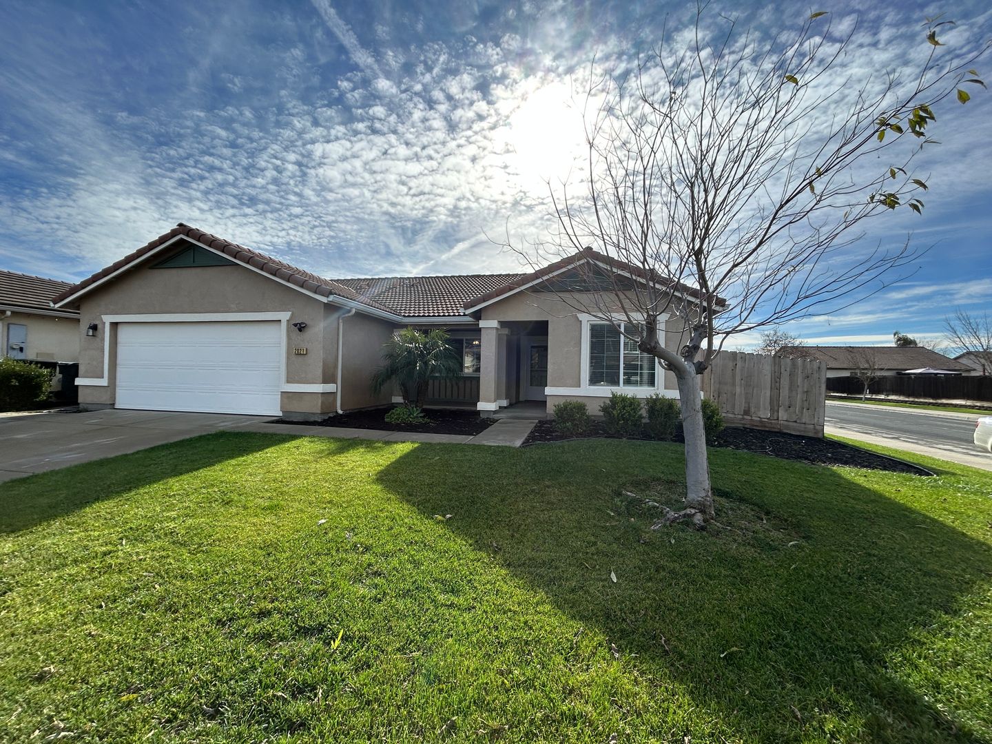 Hanford House: 2021 W. Hampton