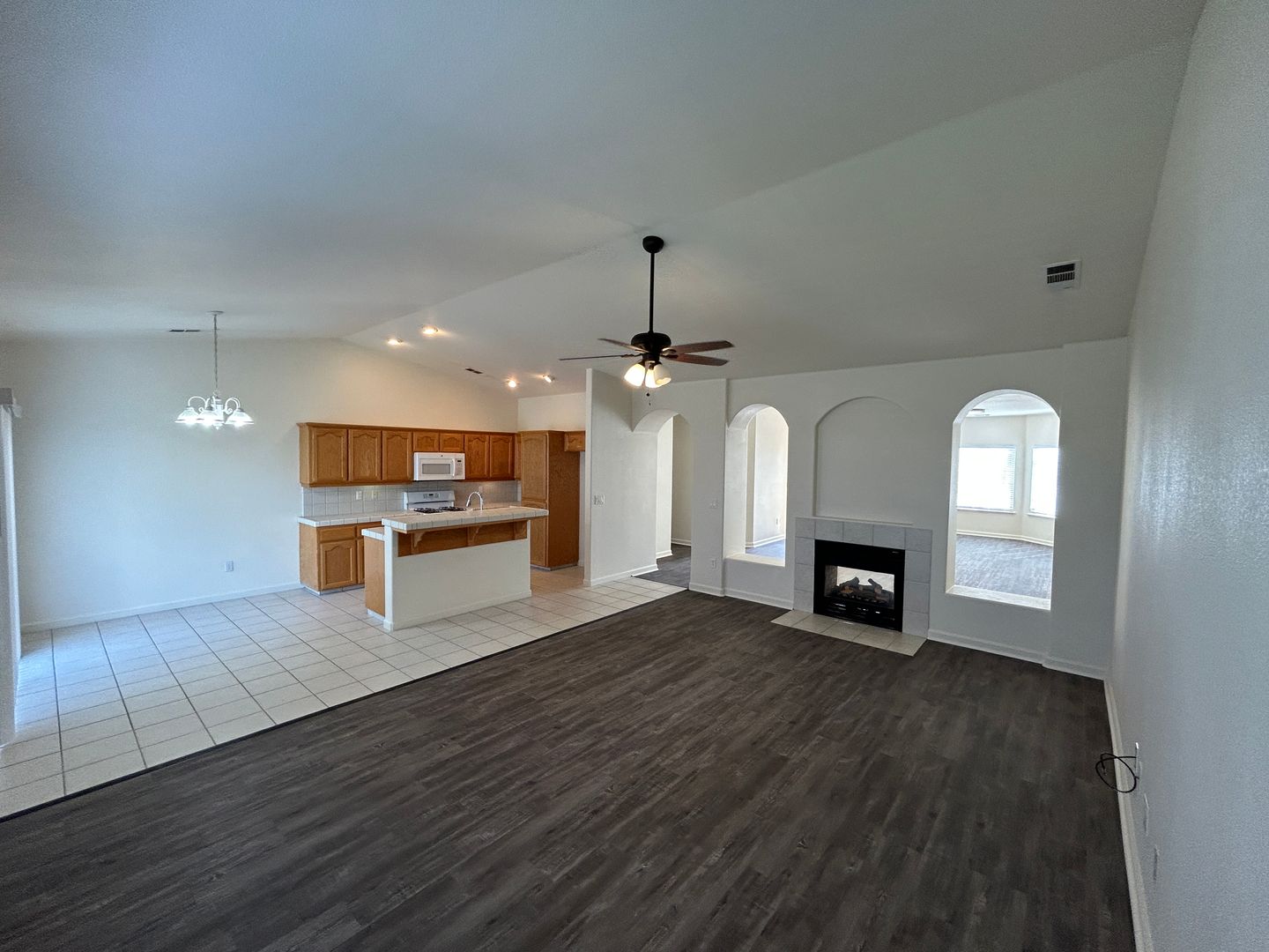 Lemoore House: 985 Golf