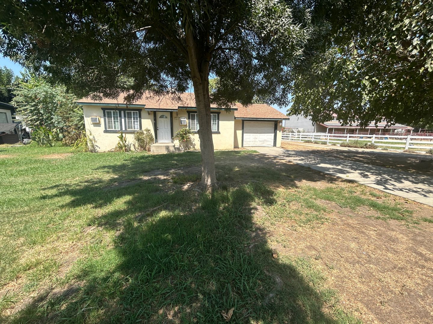 Armona House: 14384 Locust Street