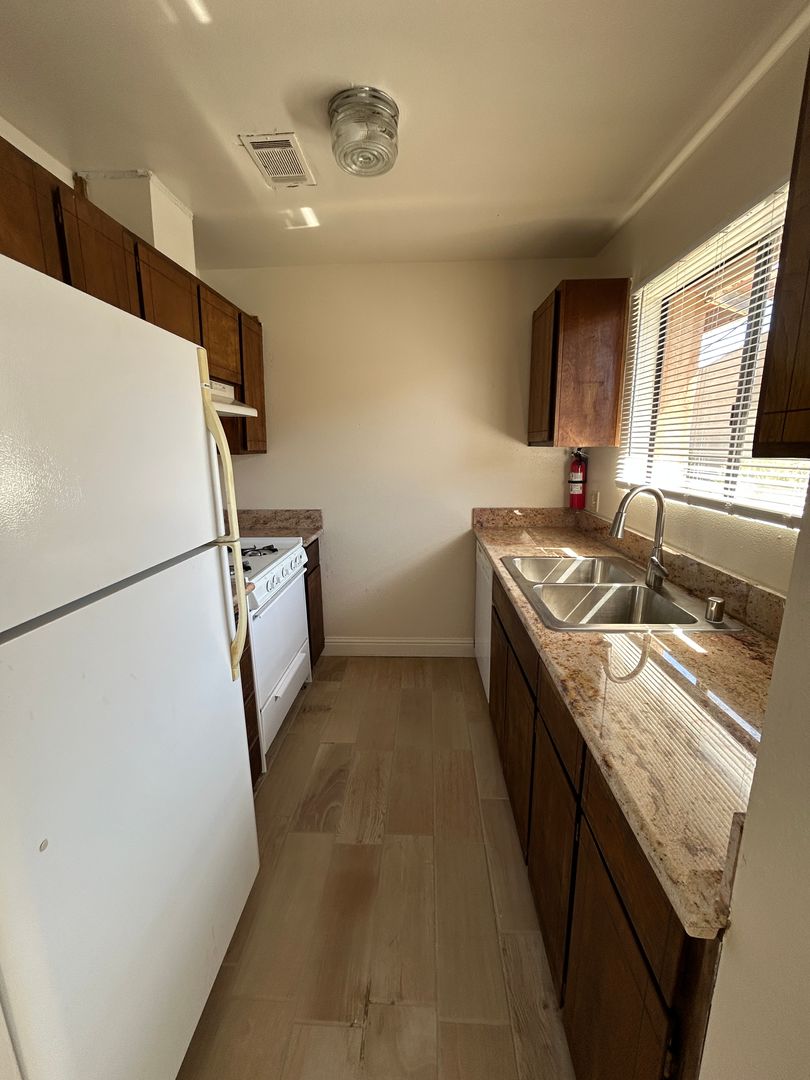 Hanford House: 954 Greenfield Ave