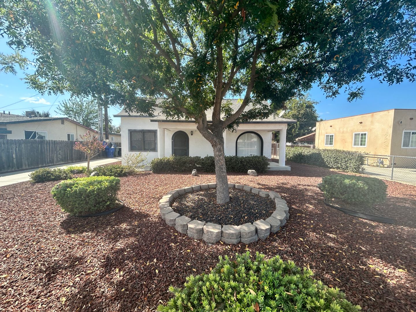 Hanford House: 1724 N Douty St