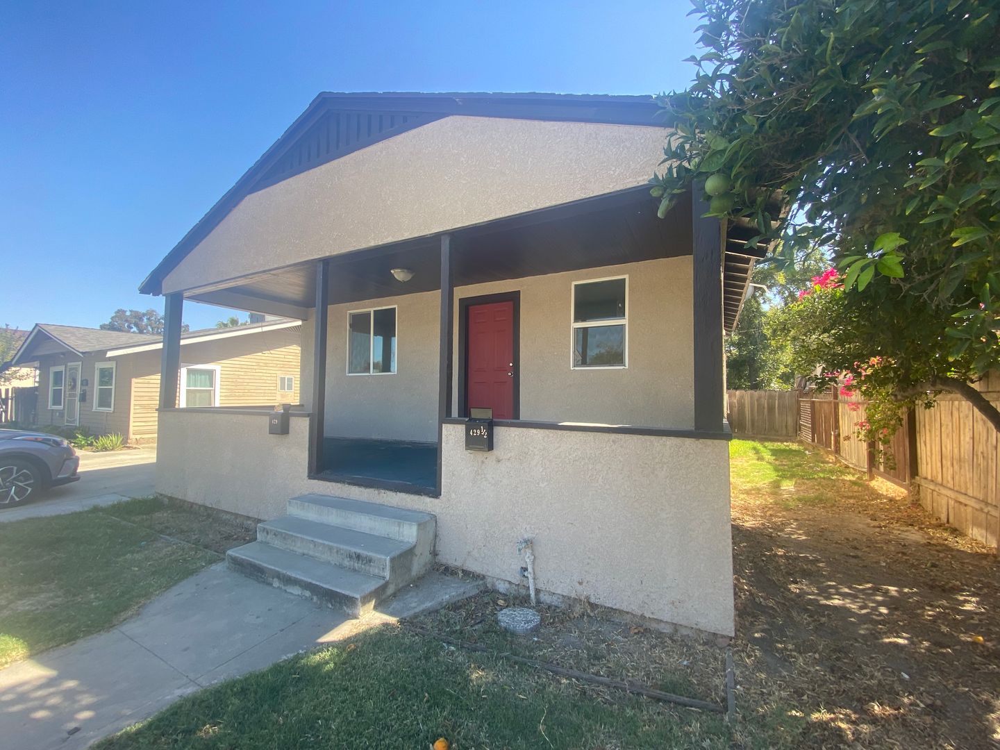 Hanford Apartment: 429 W Florinda St