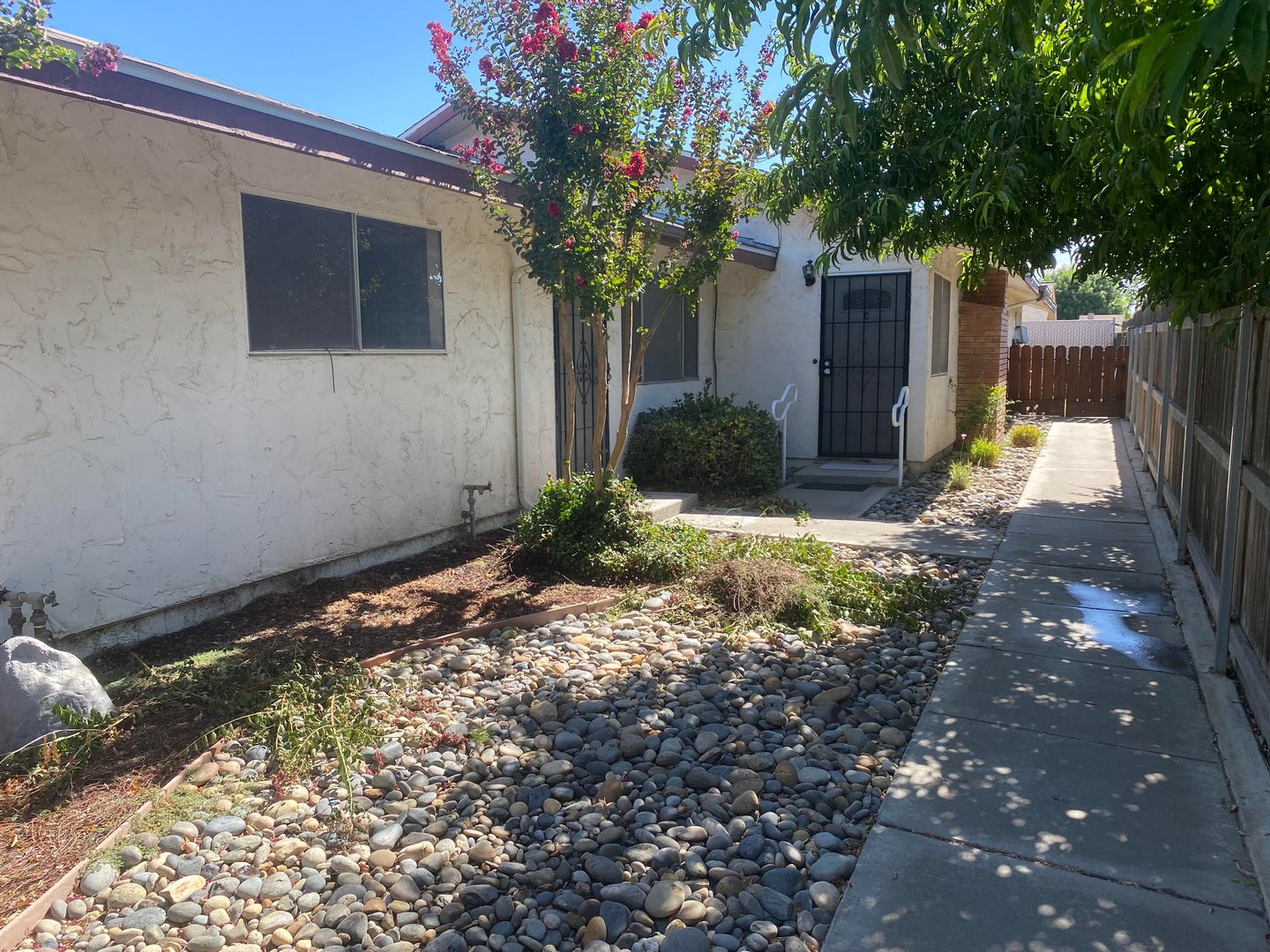 Lemoore Apartment: 450 S 19th Ave