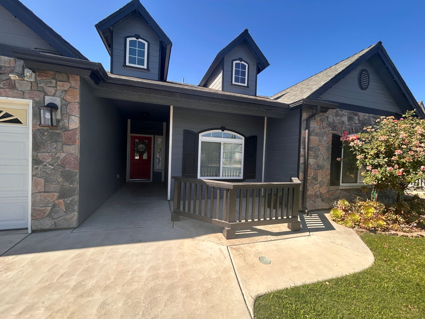 Hanford House: 1519 Castoro Way