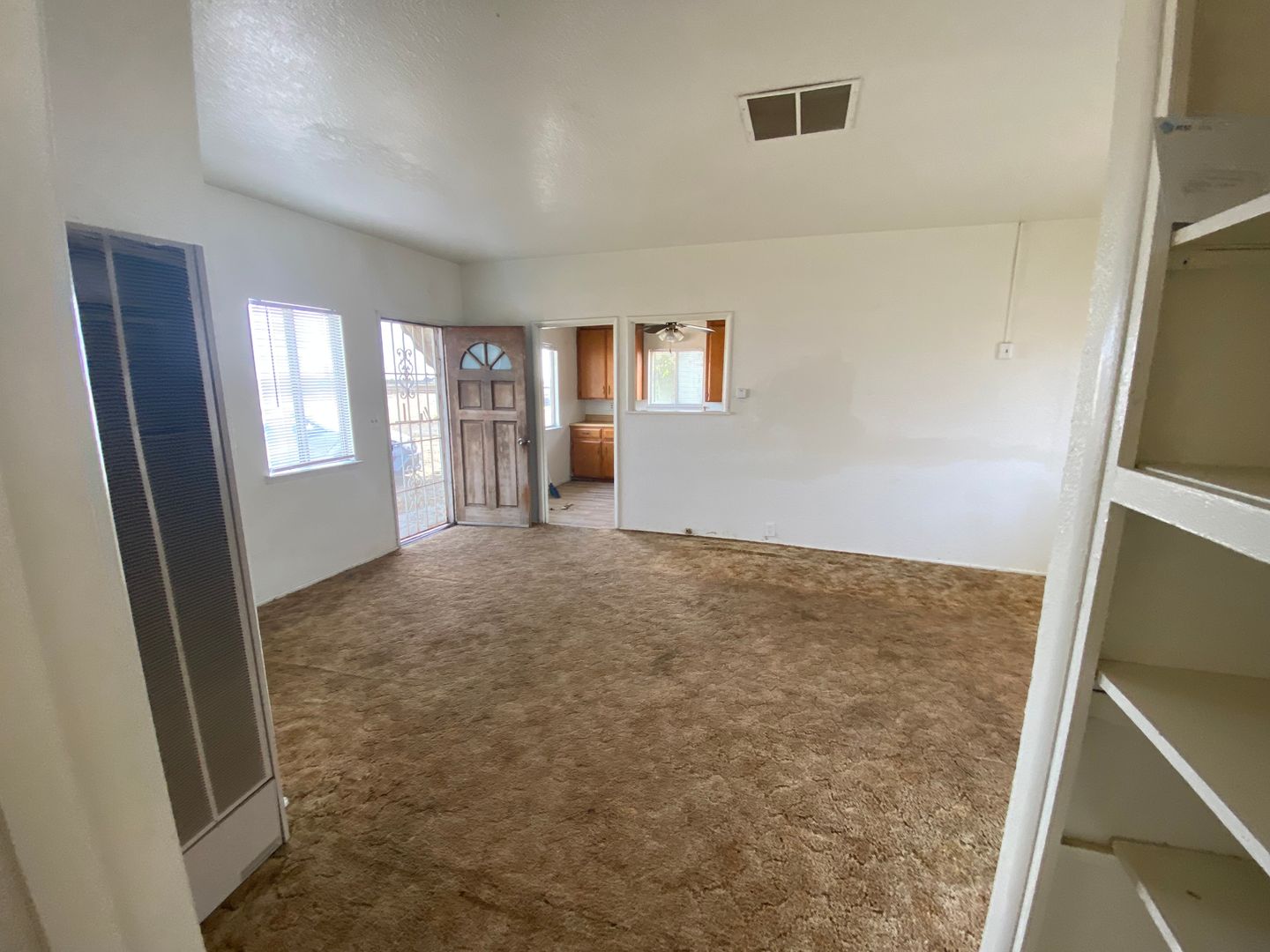 Riverdale House: 23611 Excelsior Ave