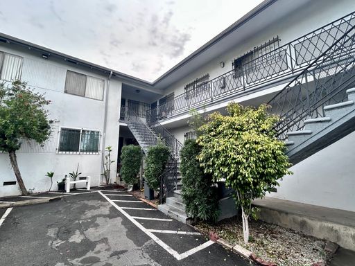 Beautiful 1 Bed/1 Bath Apartment - Comes Appliances, Water Included, NO APPLICATION FEE! – photo 1