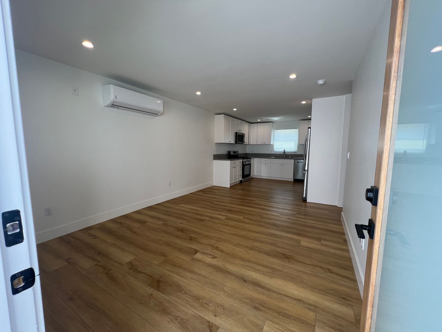 Los Angeles Apartment: 8716-22 Ramsgate Ave.