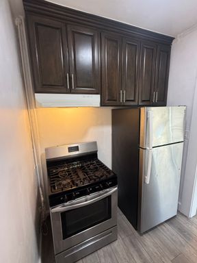 Gorgeous Studio Apartment ~ Comes with Appliances, No application fee, and LA City Section 8 Accepted! NO SECURITY DEPOSIT and 1 MONTH FREE! – photo 1