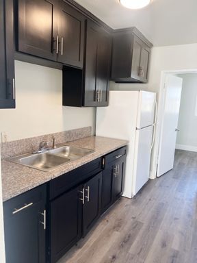 Bright & Beautiful 2 Bedroom 1 Bathroom ~ Comes with Parking, Appliances, Water is Included, No App Fee! LA City Section 8 Vouchers Accepted! 5 MONTHS RENT FREE ON THE TENANT'S PORTION, CAPPED AT $3,500! – photo 1