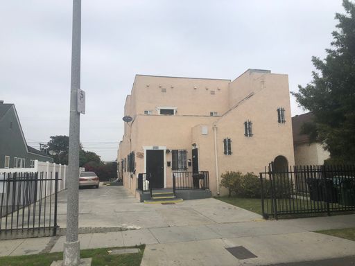 Beautiful Remodeled 4 Bedroom 2 Bath Apartment - Comes with Parking, Appliances, Water and Trash Included, No App Fee! LA City Section 8 Vouchers Accepted! 5 MONTHS FREE RENT ON TENANT PORTION, CAPPED AT $2500! 3-BED AND 4-BED VOUCHERS ACCEPTED! – photo 1
