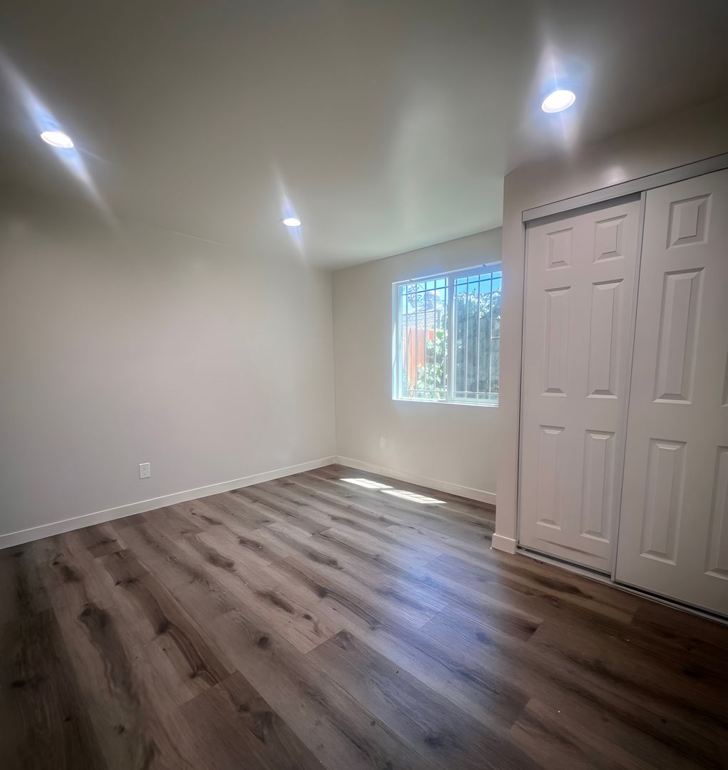 Los Angeles Apartment: 3630 W. 60th St.