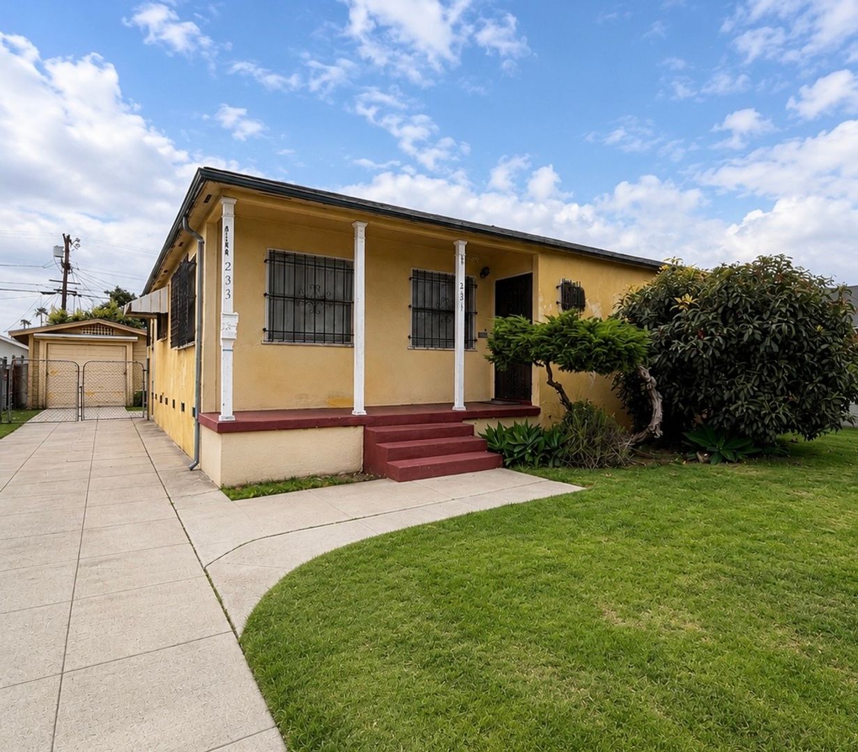 Los Angeles Apartment: 231-233 W. 81st St.
