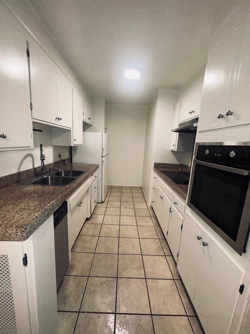 Los Angeles Apartment: 919 N. Alfred Street