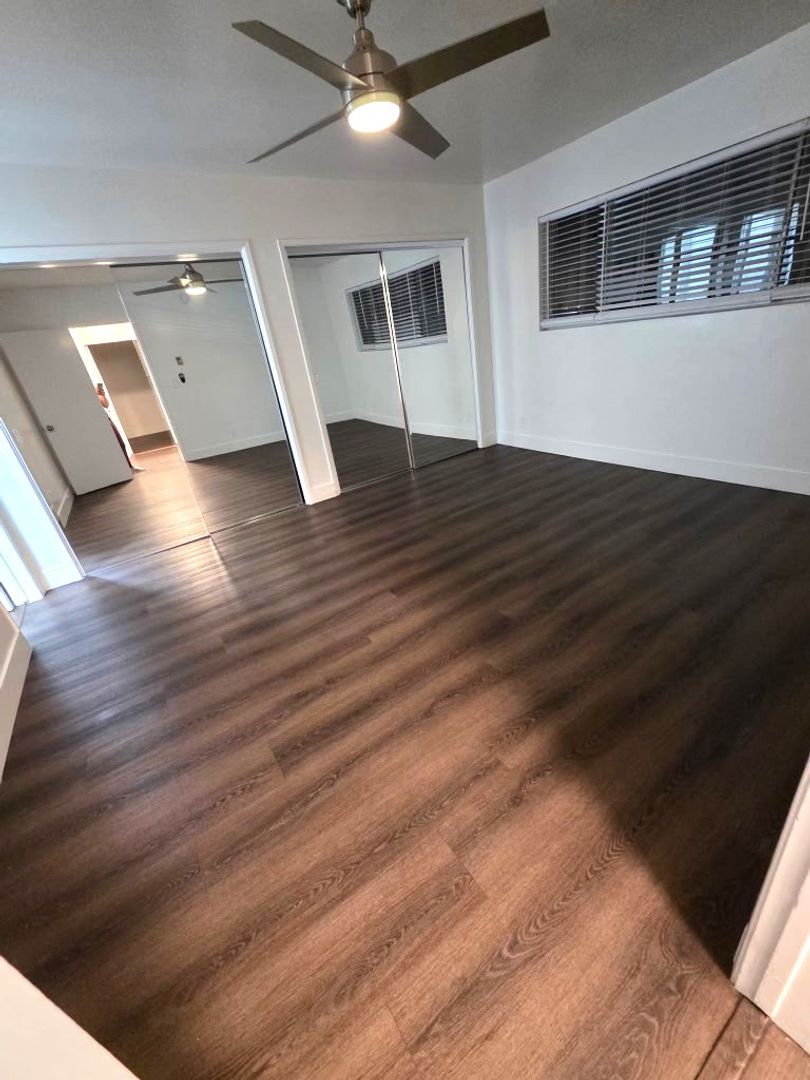 Panorama City Apartment: 14914 Roscoe Blvd