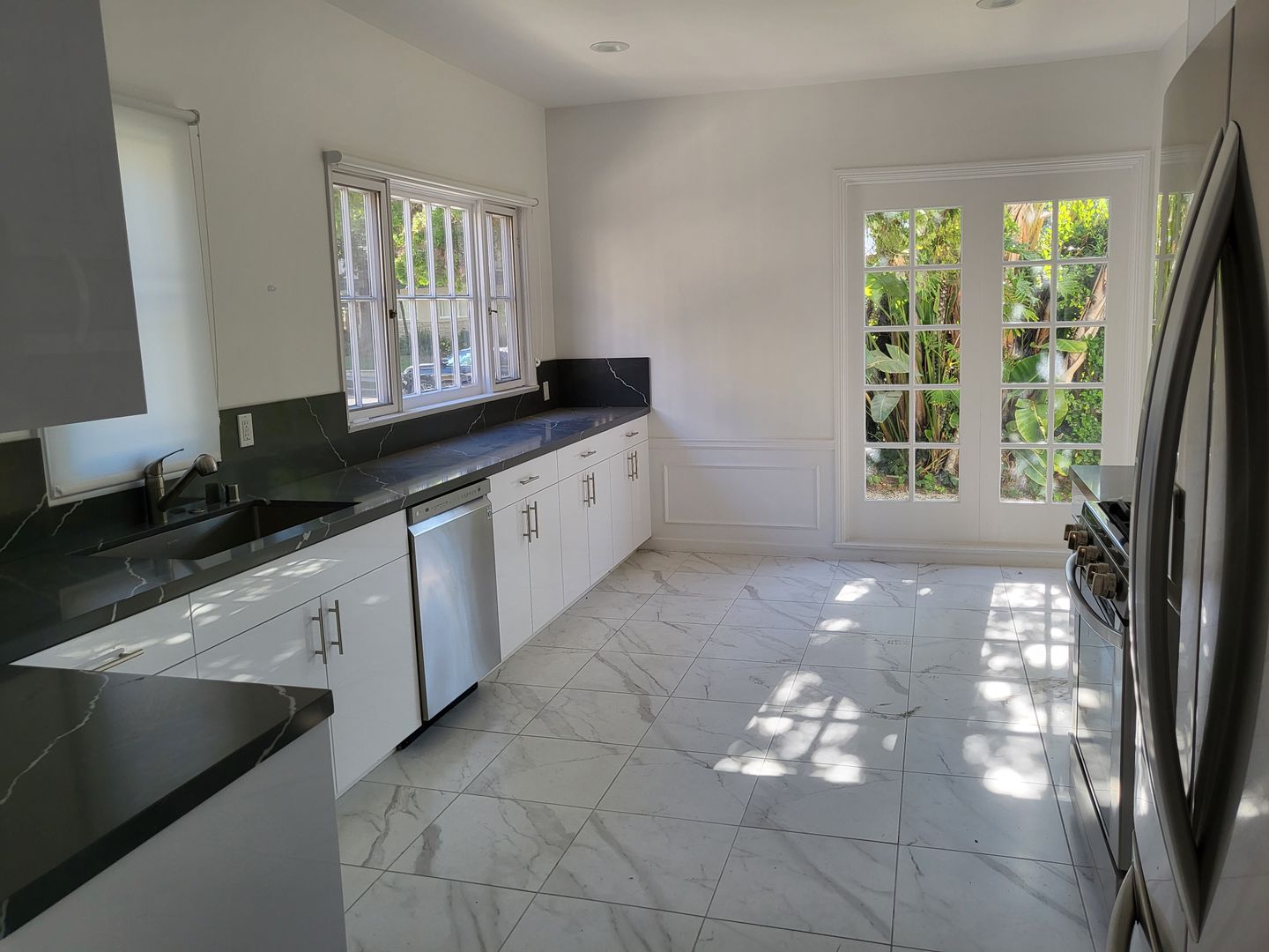 West Hollywood Apartment: 1401-1407 N. Laurel Avenue