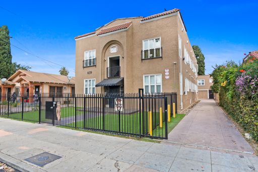 Beautiful 1 Bed/1 Bath ~ Comes with Appliances, Cold Water is included, No Application Fee, 5 MONTHS RENT FREE ON TENANT THE PORTION CAPPED AT $2,500.00! – photo 1