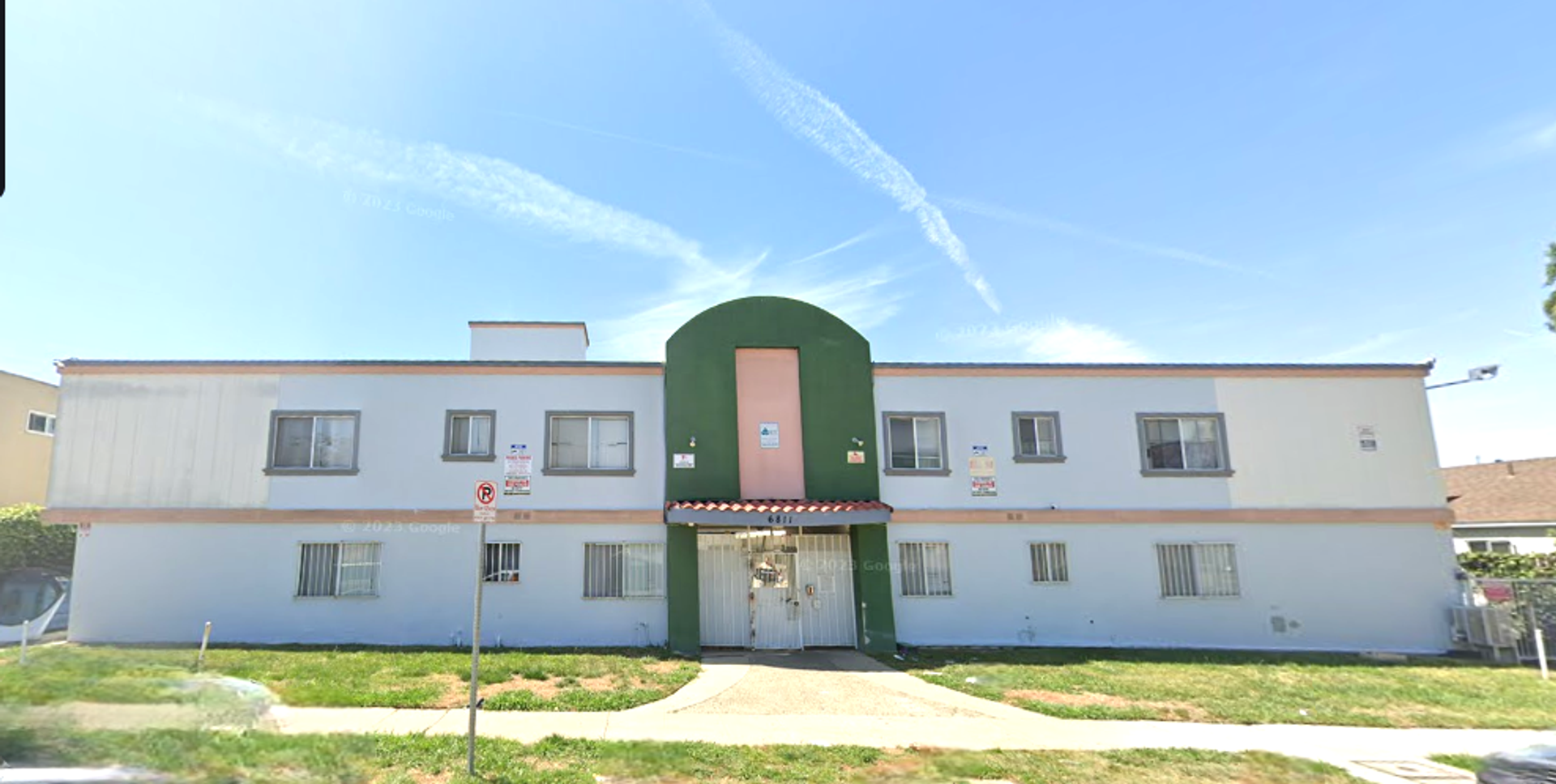 Los Angeles Apartment: 6811 10th Ave.