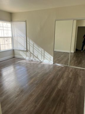 Gorgeous 3 bed/2 bath ~ Comes with Appliances, Water/Trash Included. NO! ACCEPTING 3BD & 4BD VOUCHERS! 1 MONTH RENT FREE! – photo 1