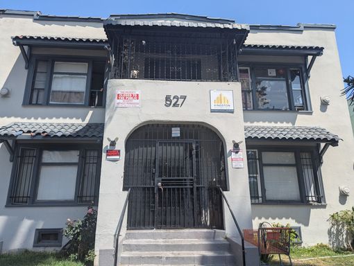 Gorgeous 1 Bedroom, 1 Bathroom ~ Laminate Floors ~ LA City Section 8 Vouchers Accepted! – photo 1