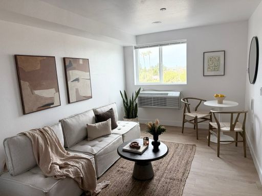 Your Next Home Awaits - Bright & Cozy 1 Bed / 1 Bath Apartment ~ Comes with Appliances, Water/Trash Included, & No application fee! – photo 1