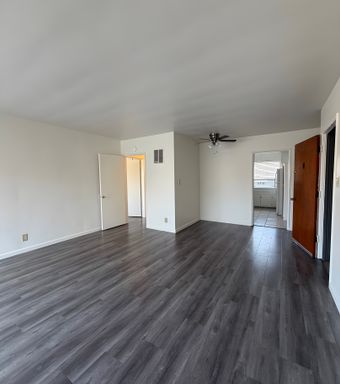 Beautiful 2 Bed/1 Bath Apartment - Comes with Parking, Appliances, Water Included, No Application fee and LA CITY VOUCHER ACCEPTED! ACCEPTING 1-BED VOUCHERS! $500 SECURITY DEPOSIT! $250 AMAZON GIFT CARD! – photo 1