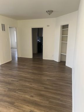 Beautiful 1 Bed/1 Bath Apartment - Comes with Parking, Appliances, Water Included, No Application fee and 6 MONTHS RENT FREE ON THE TENANT'S PORTION, CAPPED AT $3,500! – photo 1