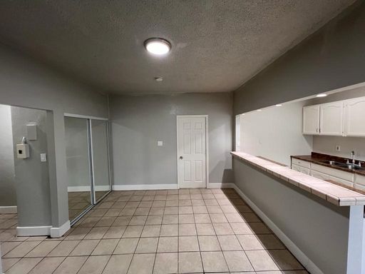 Beautiful Studio Apartment - Comes with Appliances, Water/Trash Included, No Application fee - MOVE IN PROMO: 3 MONTHS OF FREE RENT! – photo 1