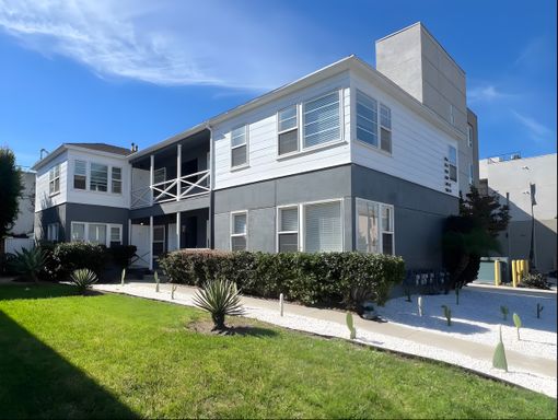 Beautiful 2 Bed/1 Bath Apartment - Comes with Appliances, Accepting LA City Section 8 Voucher! $500 SECURITY DEPOSIT! $250 AMAZON GIFT CARD! – photo 1
