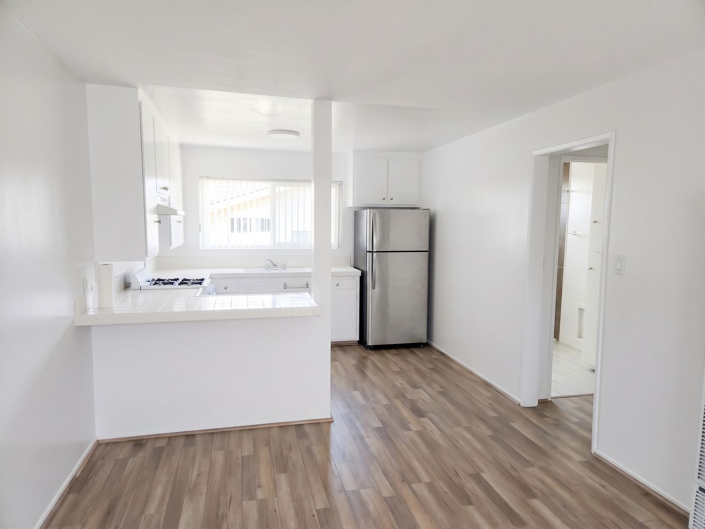 Redondo Beach Apartment: 1831 Grant Ave.