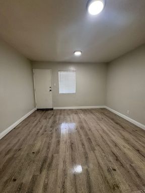 Beautiful 1 Bed/ 1 Bath Apartment - Comes with Parking, Appliances, Water/Trash Included, No app fee & 5 MONTHS RENT-FREE ON TENANT'S PORTION CAPPED AT $2,500.00. – photo 1