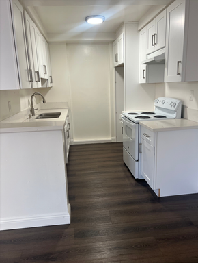Beautifully 2 Bedroom 1.5 Bathroom ~ Comes with Parking, Appliances, Water and Trash Included, No App Fee!! LA City Section 8 Vouchers Accepted!