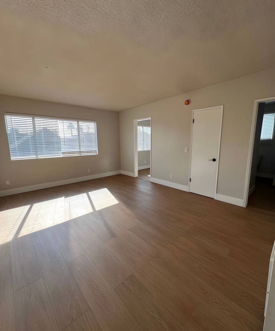 Los Angeles Apartment: 2659 S. Catalina St.