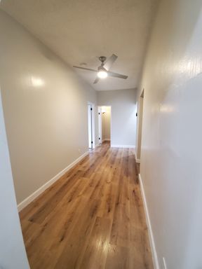 Beautiful Remodeled 1-Bed/1-Bath Apartment - Comes with Appliances, Water/Trash/Gas Included, No Application fee! – photo 1