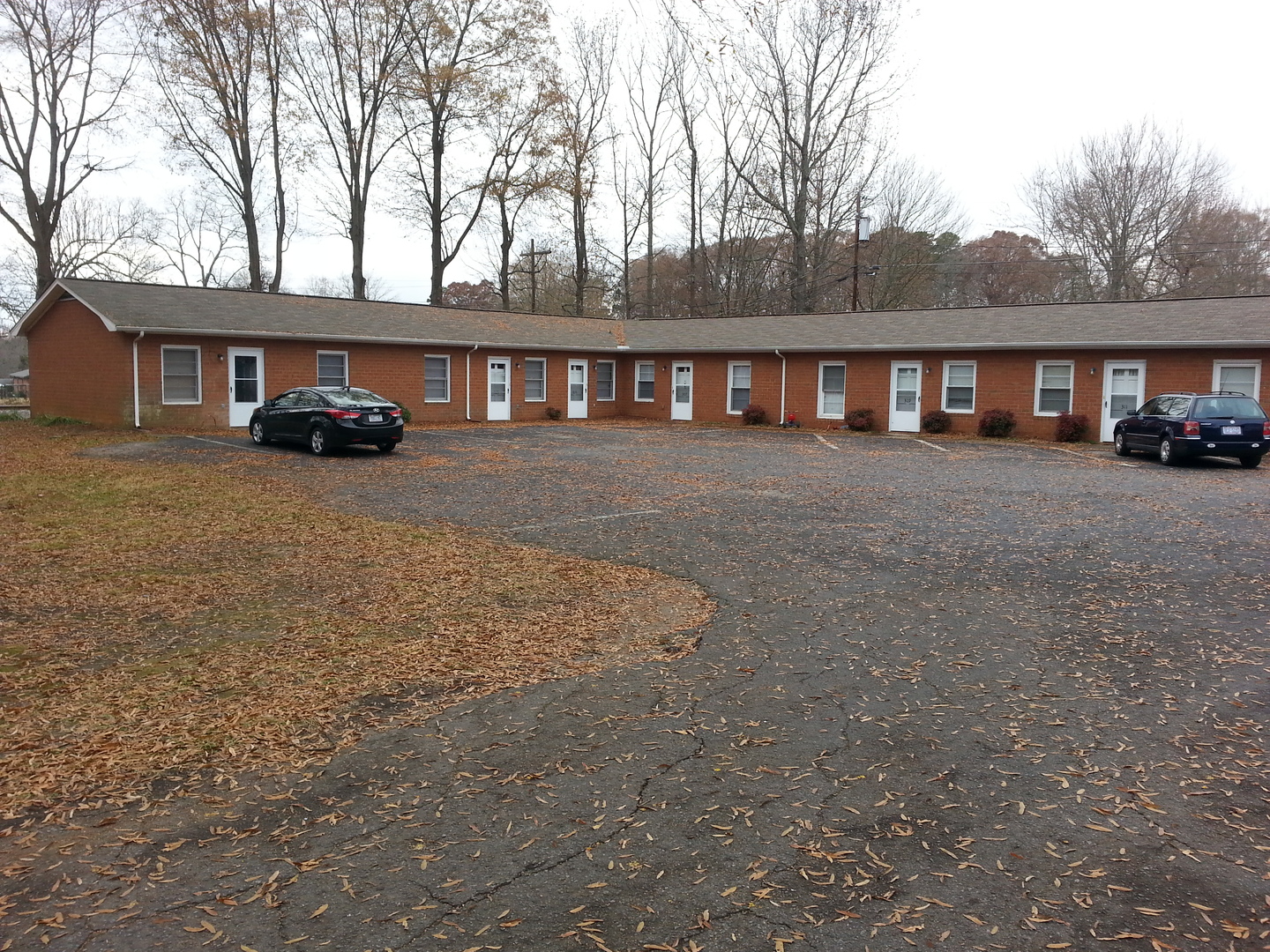 Matthews House: 301 McLeod St