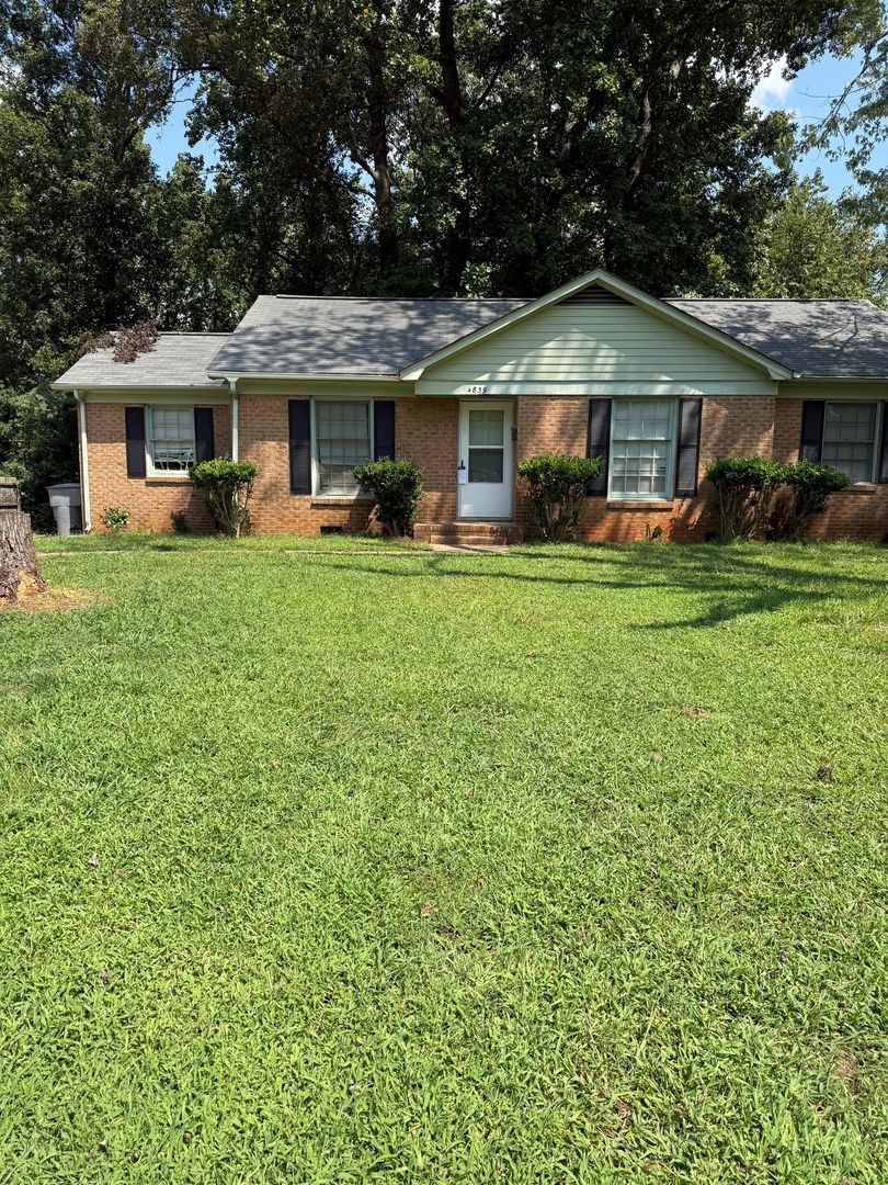 Charlotte House: 4839 Delivau Drive