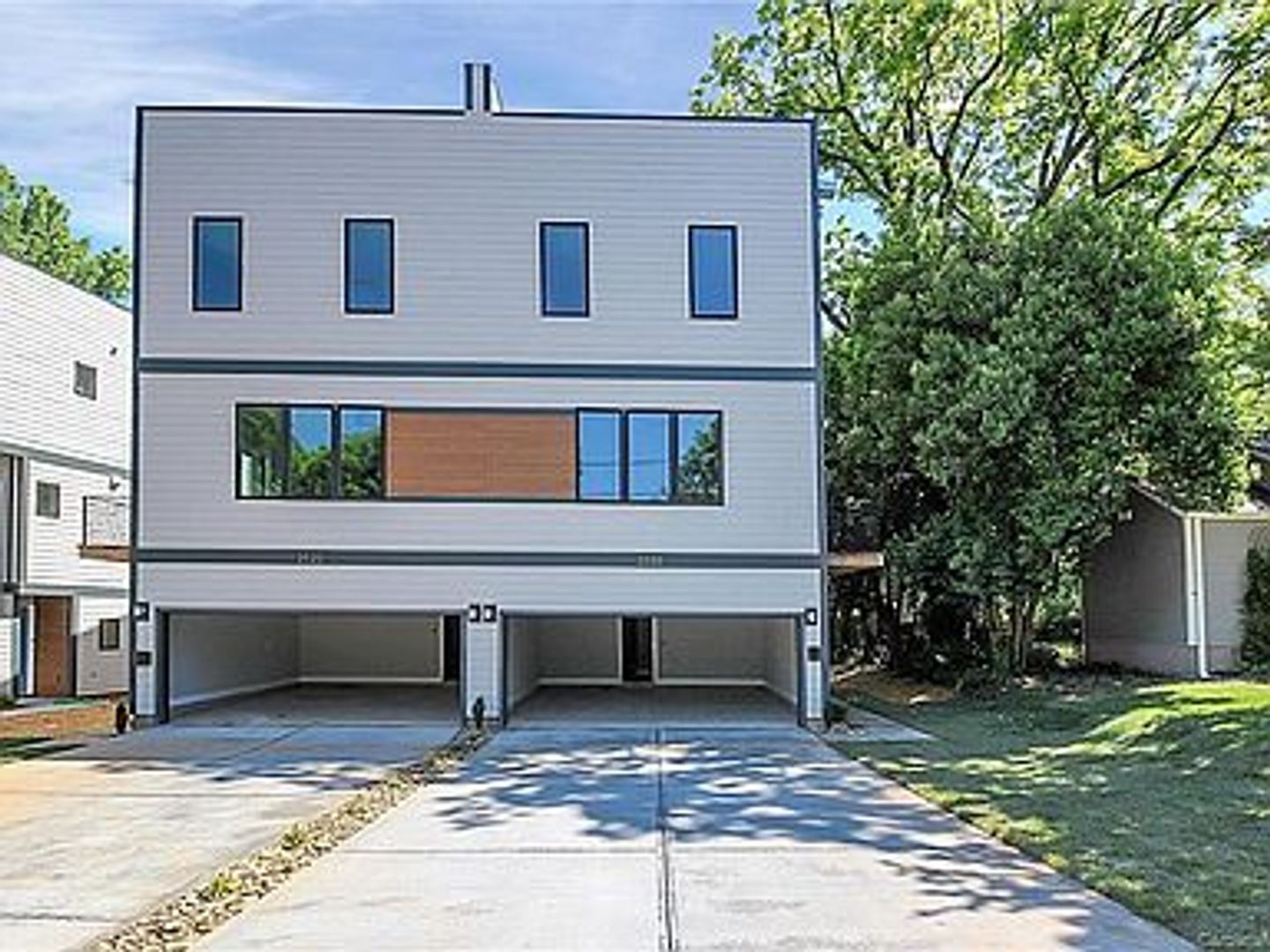 Charlotte House: 2524 Rozzelles Ferry Road