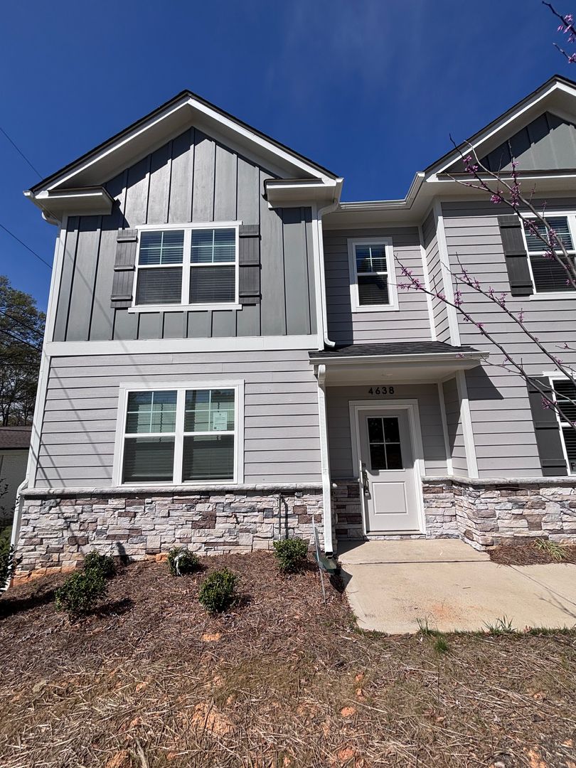 Charlotte Townhome: 4638 Dogwood Place