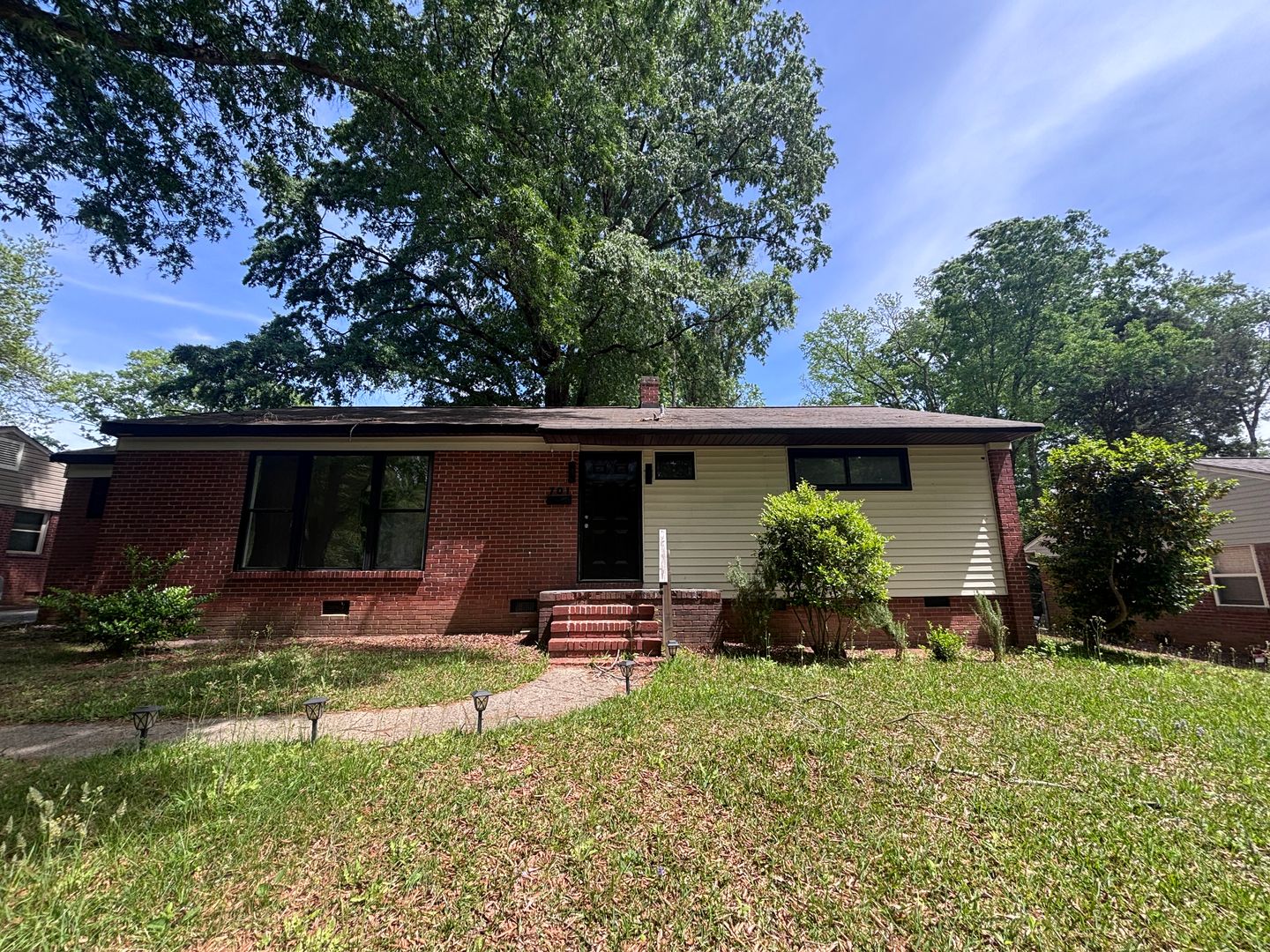 Charlotte House: 701 Vanderbrook Road